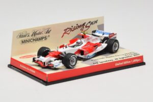 Toyota TF107 #12 J. Trulli Showcar 2007 Minichamps 1:43 403070082 Metal - imagem 2 de 5