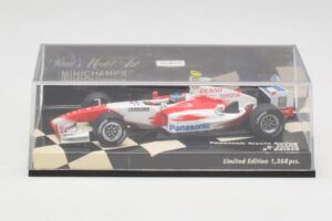 Toyota TF104 Panasonic Racing #0 R. Zonta 3rd Driver 2004 Minichamps 1:43 400040038 Metal - imagem 5 de 5