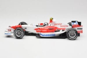 Toyota TF107 #12 J. Trulli F1 Launch Livery 2007 Minichamps 1:18 AM601321 Metal - imagem 3 de 6