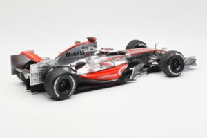McLaren MP4-22 Mercedes #1 F. Alonso Showcar 2007 Minichamps 1:18 533071871 Metal - imagem 2 de 6