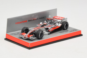 McLaren MP4-22 Mercedes #1 F. Alonso Vodafone McLaren Showcar F1 2007 Minichamps 1:43 533074371 Metal - imagem 2 de 5