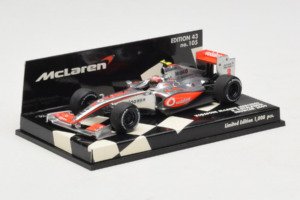 McLaren MP4-24 Mercedes #2 H. Kovalainen Vodafone McLaren Showcar F1 2009 Minichamps 1:43 530094372 Metal - imagem 2 de 5