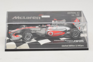 Vodafone McLaren Mercedes MP4-25 J. Button F1 Showcar 2010 Minichamps 1:43 530104371 Metal - imagem 5 de 5