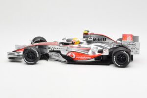 McLaren MP4-22 Mercedes #2 L. Hamilton 2007 Dealer Edition Minichamps 1:18 530071802 Metal - imagem 3 de 6