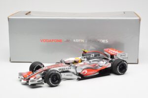 McLaren MP4-22 Mercedes #2 L. Hamilton 2007 Dealer Edition Minichamps 1:18 530071802 Metal - imagem 6 de 6