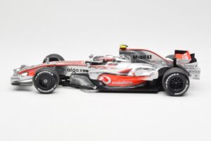 McLaren MP4-23 Mercedes #23 H. Kovalainen 2008 Minichamps 1:18 530081823 Metal - imagem 3 de 6