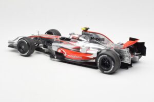 McLaren MP4-23 Mercedes #23 H. Kovalainen 2008 Minichamps 1:18 530081823 Metal - imagem 5 de 6