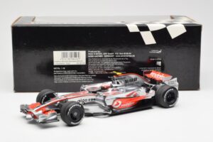 McLaren MP4-23 Mercedes #23 H. Kovalainen 2008 Minichamps 1:18 530081823 Metal - imagem 6 de 6