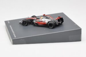 McLaren MP4-23 Mercedes #22 L. Hamilton F1 World Champion 2008 Minichamps 1:43 B66962422 Metal - imagem 3 de 4