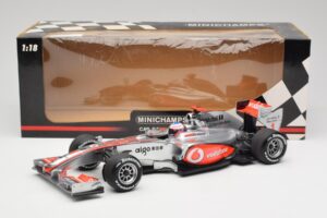 McLaren MP4-25 Vodafone #1 J. Button F1 2010 Minichamps 1:18 530101871-R1 Metal - imagem 7 de 7