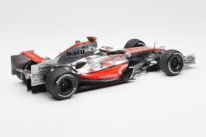 McLaren MP4-22 Mercedes #1 F. Alonso Presentation Valencia 2007 Minichamps 1:18 538071871 Metal - imagem 2 de 6
