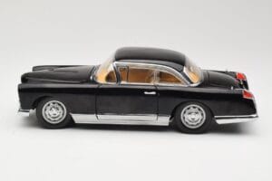 Facel Vega HK500 Preto Sun Star 1:18 3751 Metal - imagem 4 de 8