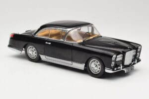 Facel Vega HK500 Preto Sun Star 1:18 3751 Metal - imagem 6 de 8