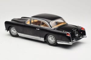 Facel Vega HK500 Preto Sun Star 1:18 3751 Metal - imagem 7 de 8
