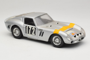 Ferrari 250 GTO #172 Tour de France 1964 Bburago 1:18 7011 Metal - imagem 6 de 8