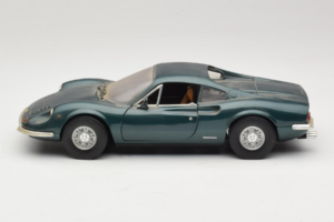 Ferrari 246 GT Dino Verde Anson 1:18 30359 Metal - imagem 4 de 8
