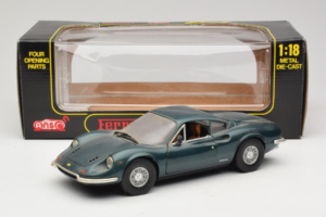 Ferrari 246 GT Dino Verde Anson 1:18 30359 Metal - imagem 8 de 8