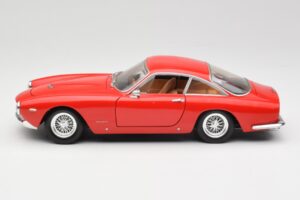 Ferrari 250 GT Berlinetta SWB Vermelho Hot Wheels 1:18 B6053 Metal - imagem 4 de 8
