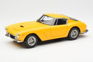 Ferrari 250 GT SWB Amarelo CMC 1:18 M-054 Metal
