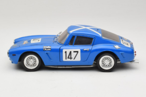Ferrari 250 GT Berlinette #147 Azul Jouef Evolution 1:18 3023 Metal - imagem 4 de 8