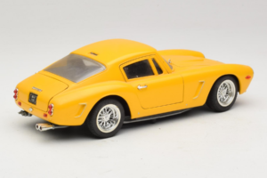 Ferrari 250 GT Berlinetta Amarelo Jouef Evolution 1:18 301200 Metal - imagem 3 de 8