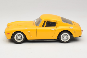 Ferrari 250 GT Berlinetta Amarelo Jouef Evolution 1:18 301200 Metal - imagem 4 de 8