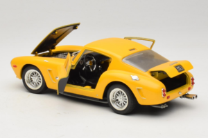 Ferrari 250 GT Berlinetta Amarelo Jouef Evolution 1:18 301200 Metal - imagem 5 de 8
