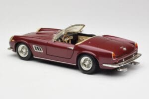 Ferrari 250 GT California Vermelho Hot Wheels 1:18 3401158 Metal - imagem 7 de 8