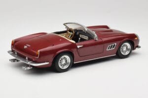 Ferrari 250 GT California Spider LWB Vermelho Escuro Hot Wheels 1:18 25727 Metal - imagem 3 de 8