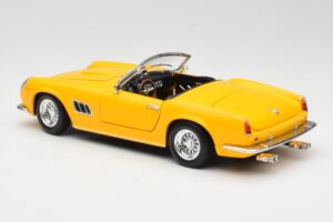 Ferrari 250 GT California Spider Amarelo Hot Wheels 1:18 23905 Metal - imagem 7 de 8
