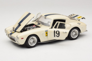 Ferrari 250 GT SWB Berlinette #19 Tour de France Automobile 1961 Eagles Race 1:18 6500 Metal - imagem 2 de 8