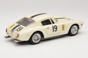 Ferrari 250 GT SWB Berlinette #19 Tour de France Automobile 1961 Eagles Race 1:18 6500 Metal - imagem 3 de 8
