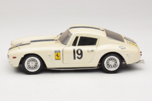 Ferrari 250 GT SWB Berlinette #19 Tour de France Automobile 1961 Eagles Race 1:18 6500 Metal - imagem 4 de 8