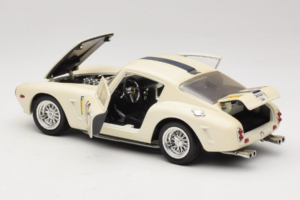 Ferrari 250 GT SWB Berlinette #19 Tour de France Automobile 1961 Eagles Race 1:18 6500 Metal - imagem 5 de 8