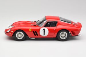 Ferrari 250 GTO #1 P. Rodriguez / W. Mairesse Paris 1000km 1962 CMC 1:18 M-254 Metal - imagem 3 de 6