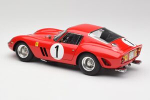 Ferrari 250 GTO #1 P. Rodriguez / W. Mairesse Paris 1000km 1962 CMC 1:18 M-254 Metal - imagem 5 de 6