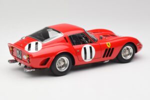 Ferrari 250 GTO #11 J. Surtees / M. Parkes Paris 1000km 1962 CMC 1:18 M-249 Metal - imagem 2 de 6