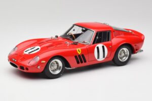 Ferrari 250 GTO #11 J. Surtees / M. Parkes Paris 1000km 1962 CMC 1:18 M-249 Metal