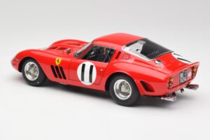 Ferrari 250 GTO #11 J. Surtees / M. Parkes Paris 1000km 1962 CMC 1:18 M-249 Metal - imagem 5 de 6