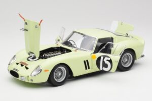 Ferrari 250 GTO #15 S. Moss / I. Ireland Goodwood Tourist Trophy Winner 1962 Kyosho 1:18 08438C Metal - imagem 2 de 8
