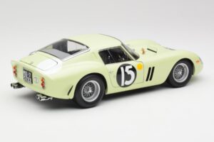 Ferrari 250 GTO #15 S. Moss / I. Ireland Goodwood Tourist Trophy Winner 1962 Kyosho 1:18 08438C Metal - imagem 3 de 8