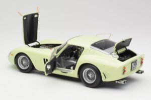 Ferrari 250 GTO #15 S. Moss / I. Ireland Goodwood Tourist Trophy Winner 1962 Kyosho 1:18 08438C Metal - imagem 5 de 8