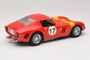 Ferrari 250 GTO #17 Bburago Sammlerborse Vermelho Bburago 1:18 3007-P1 Metal - imagem 3 de 8