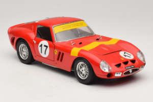 Ferrari 250 GTO #17 Bburago Sammlerborse Vermelho Bburago 1:18 3007-P1 Metal - imagem 6 de 8