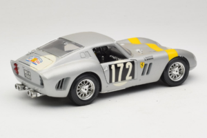 Ferrari 250 GTO #172 L. Bianchi / G. Berger Tour de France 1962 Prata Edição Limitada Bburago 1:18 3011-S1 Metal - imagem 3 de 8