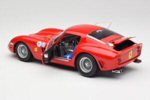 Ferrari 250 GTO #18 P. Rodriguez Daytona Continental 3 Hours Winner 1963 Kyosho 1:18 08438F Metal - imagem 5 de 8