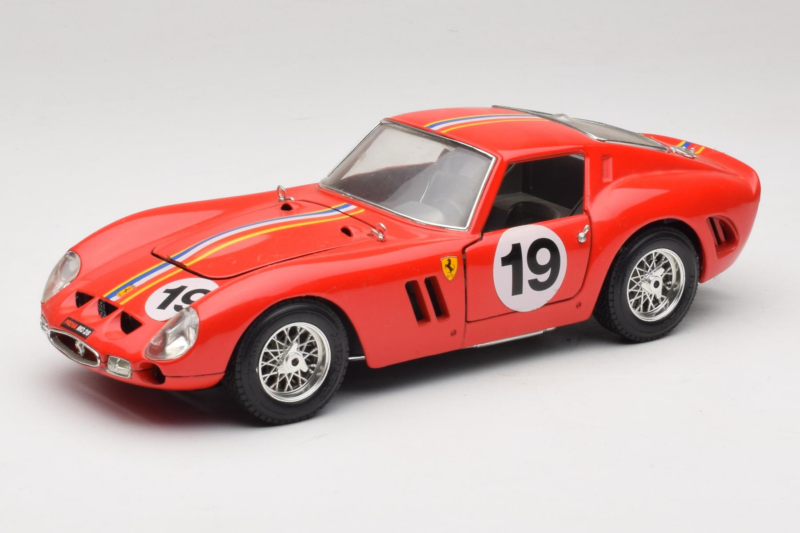 Ferrari 250 GTO #19 Vermelho Riscas 1962 Bburago 1:18 3011-P3 Metal
