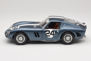 Ferrari 250 GTO #24 Azul Faixa Branca 1962 Bburago 1:18 3011-B2 Metal - imagem 4 de 8