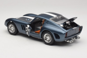 Ferrari 250 GTO #24 Azul Faixa Branca 1962 Bburago 1:18 3011-B2 Metal - imagem 5 de 8