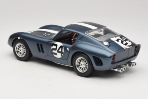 Ferrari 250 GTO #24 Azul Faixa Branca 1962 Bburago 1:18 3011-B2 Metal - imagem 7 de 8